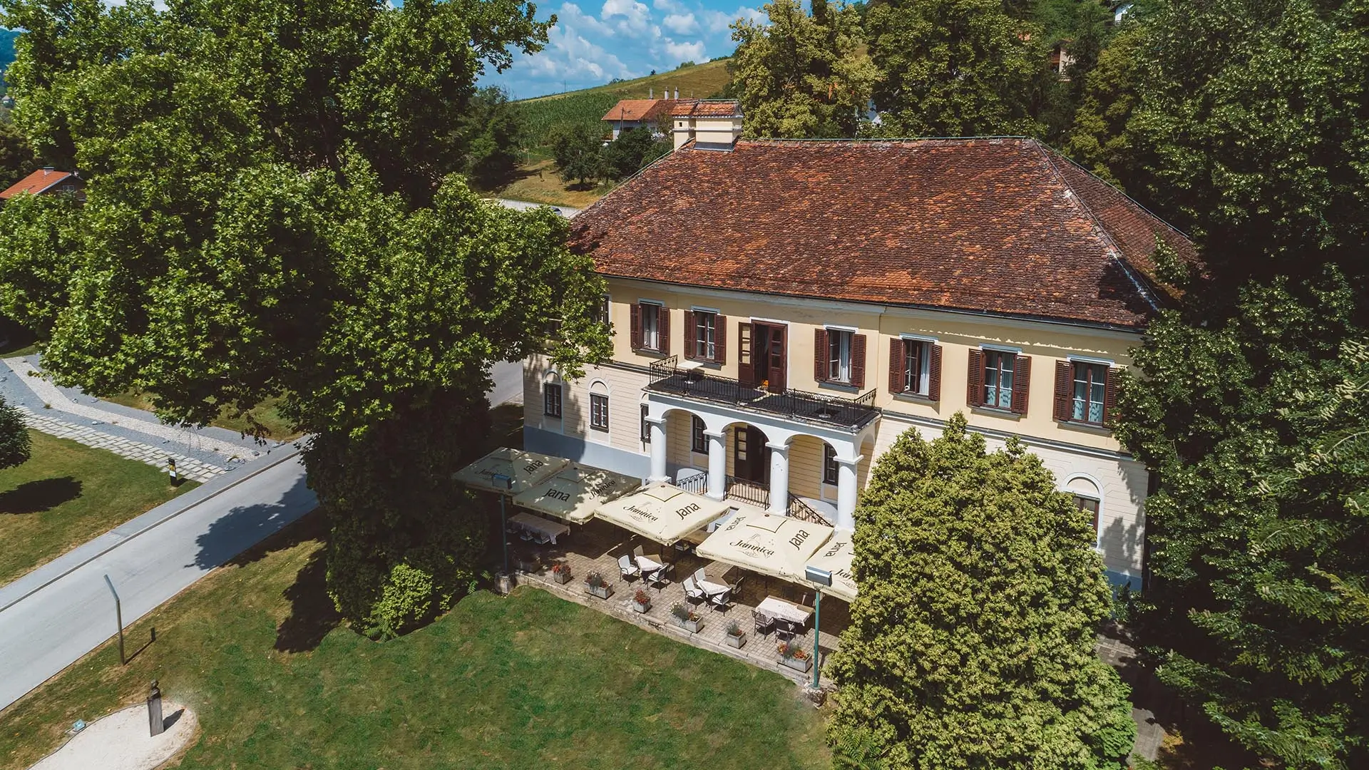 Restaurant-castle-Mihanovic-355.webp